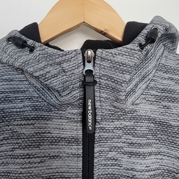 New Balance dry tech jacket size medium in a slate grey color. Spring jacket - Picture 5 of 10